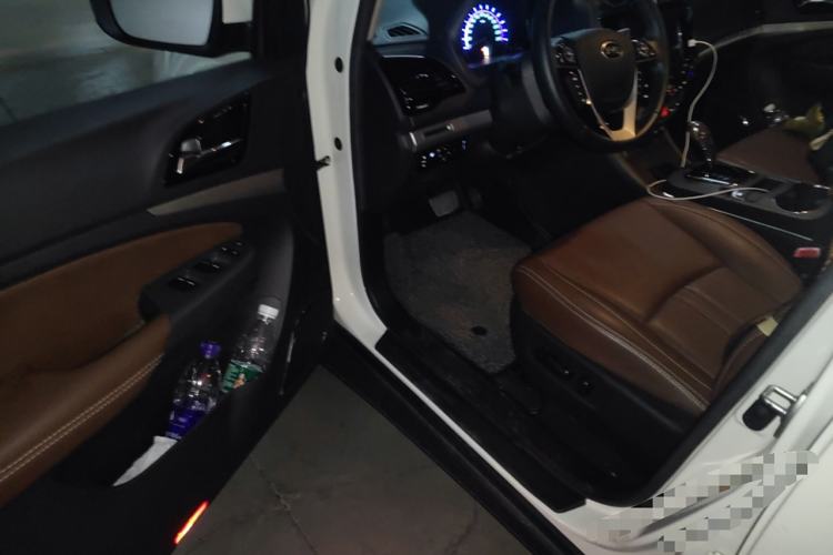 Used BYD S7 2015 2.0T Upgraded Automatic Luxury Version Driver Seat