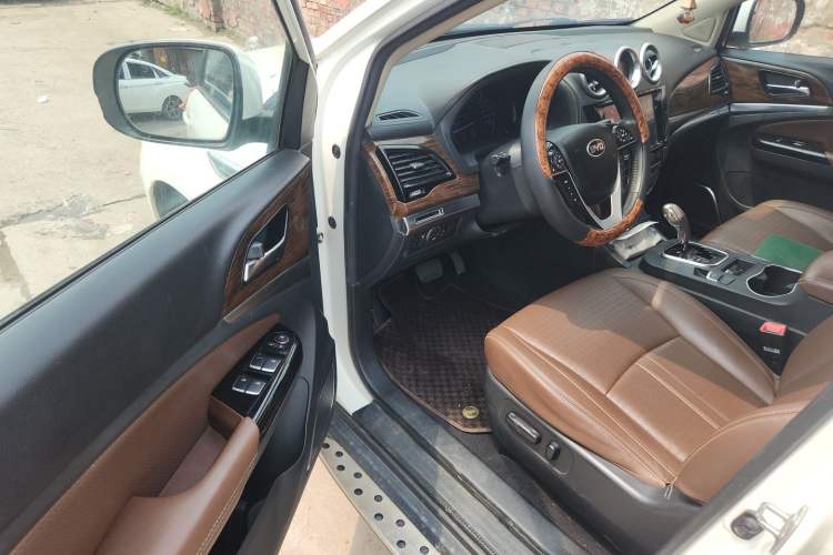 Used BYD S7 2015 2.0T Automatic Prestige Model Driver Seat