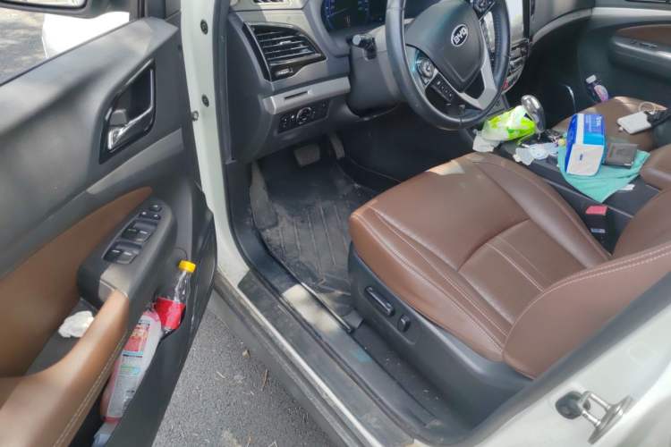 Used BYD S7 2015 2.0T Upgraded Automatic Luxury Version Driver Seat
