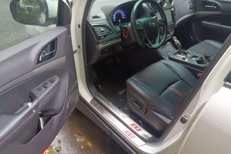 Used BYD S7 2015 2.0T Automatic Prestige Model Driver Seat