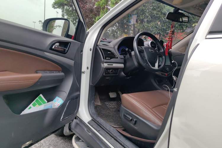 Used BYD S7 2015 2.0T Upgraded Automatic Luxury Version Driver Seat