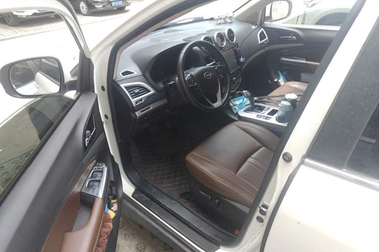 Used BYD S7 2015 2.0T Upgraded Automatic Luxury Version Driver Seat