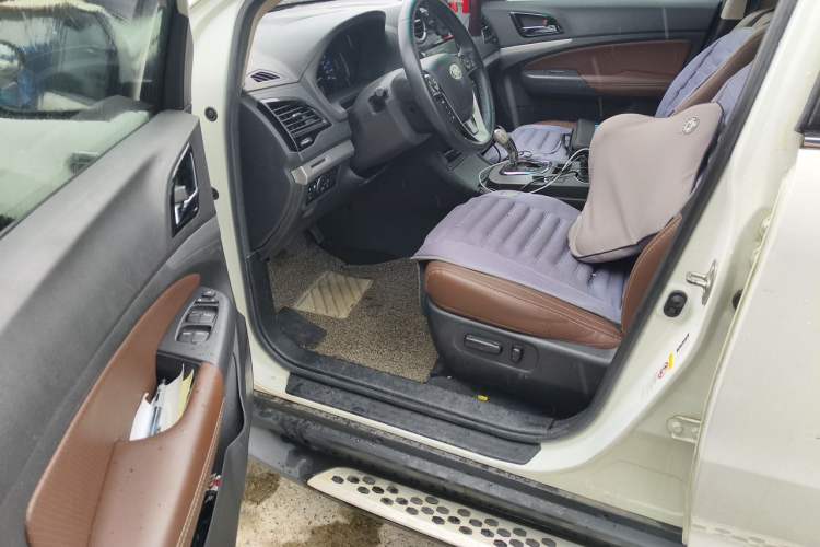 Used BYD S7 2015 2.0T Upgraded Automatic Luxury Version Driver Seat