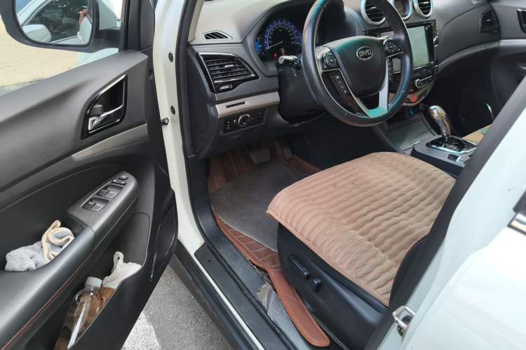 Used BYD S7 2015 2.0T Automatic Prestige Model Driver Seat