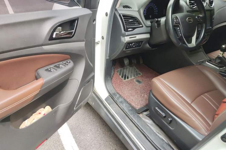 Used BYD S7 2015 1.5T Upgraded Manual Luxury Model Driver Seat