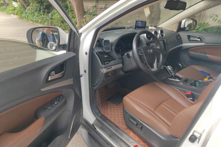 Used BYD S7 2015 2.0T Upgraded Automatic Luxury Version Driver Seat