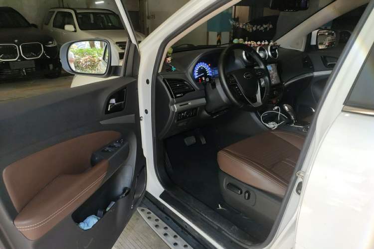 Used BYD S7 2015 2.0T Upgraded Automatic Luxury Version Driver Seat