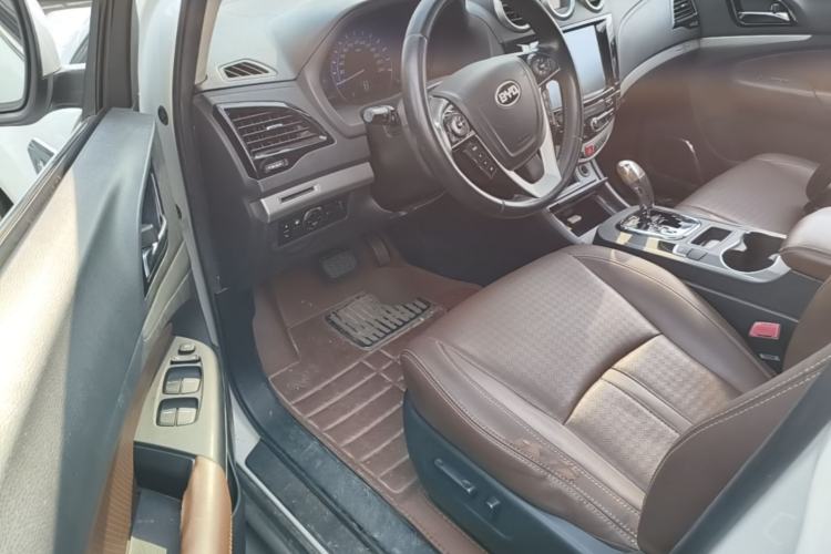 Used BYD S7 2015 2.0T Upgraded Automatic Luxury Version Driver Seat