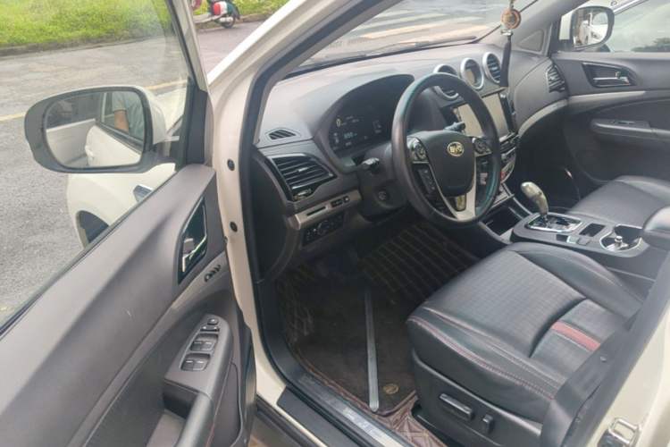 Used BYD S7 2015 2.0T Automatic Prestige Model Driver Seat