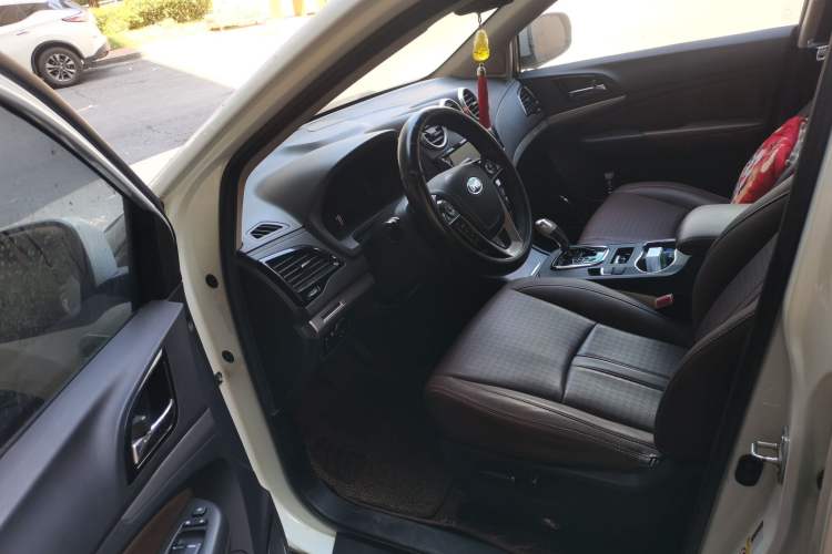 Used BYD S7 2015 2.0T Upgraded Automatic Luxury Version Driver Seat