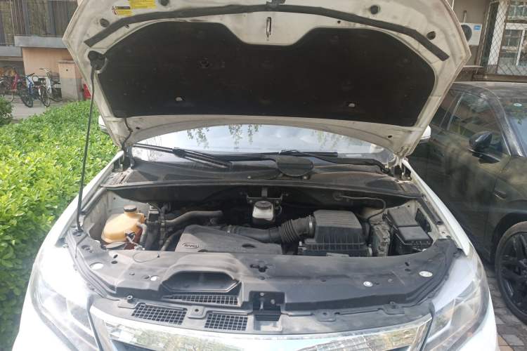 Used BYD S7 2015 2.0T Automatic Flagship Edition Engine Bay