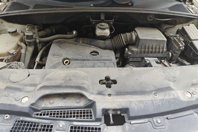 Used BYD S7 2015 2.0T Automatic Prestige Model Engine Bay