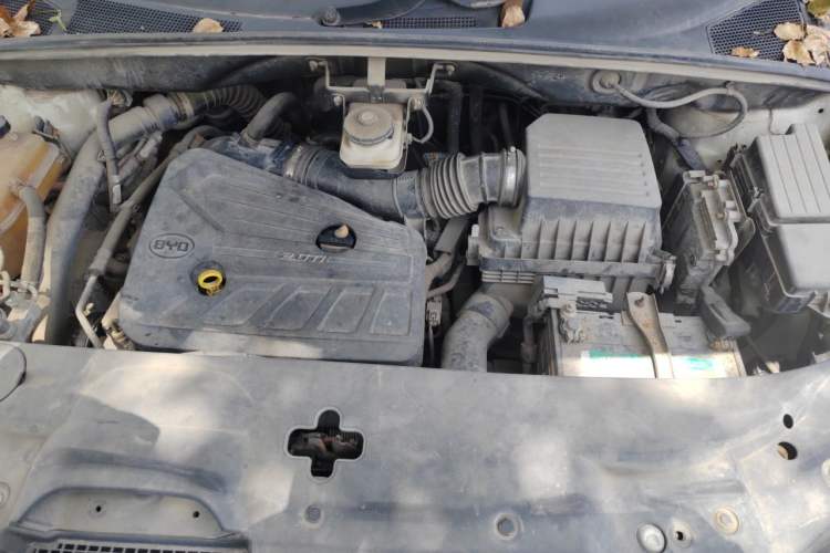 Used BYD S7 2015 2.0T Upgraded Automatic Luxury Version Engine Bay