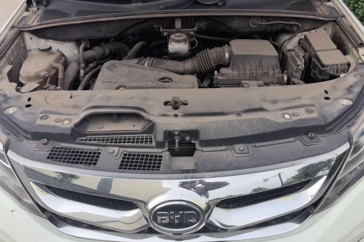 Used BYD S7 2015 2.0T Upgraded Automatic Luxury Version Engine Bay