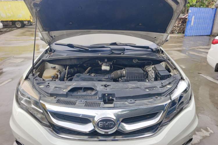 Used BYD S7 2015 2.0T Upgraded Automatic Luxury Version Engine Bay