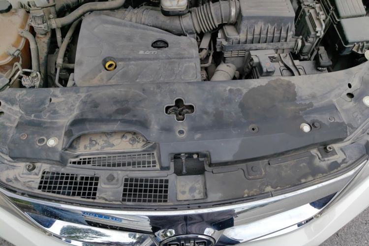 Used BYD S7 2015 2.0T Upgraded Automatic Luxury Version Engine Bay