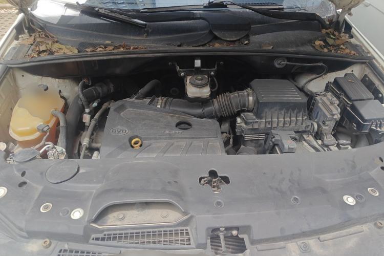 Used BYD S7 2015 2.0T Upgraded Automatic Luxury Version Engine Bay