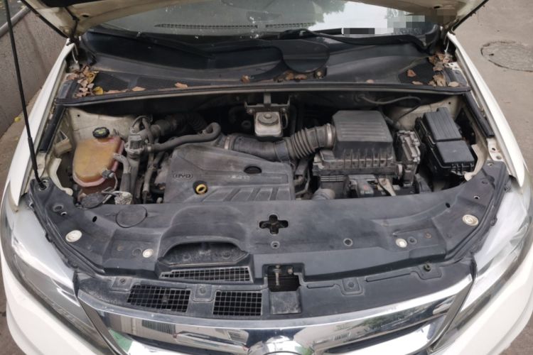 Used BYD S7 2015 2.0T Automatic Prestige Model Engine Bay