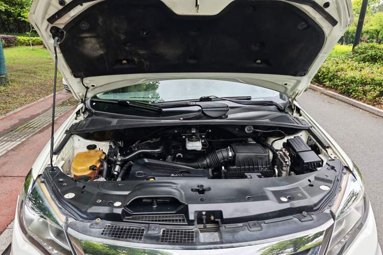 Used BYD S7 2015 2.0T Upgraded Automatic Flagship Version Engine Bay