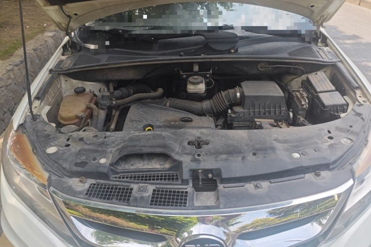 Used BYD S7 2015 2.0T Upgraded Automatic Flagship Version Engine Bay