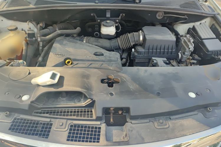 Used BYD S7 2015 2.0T Automatic Prestige Model Engine Bay