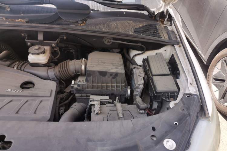 Used BYD S7 2015 2.0T Upgraded Automatic Luxury Version Engine Bay Left