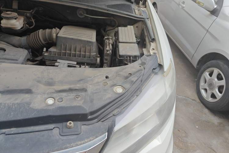Used BYD S7 2015 2.0T Automatic Prestige Model Engine Bay Left