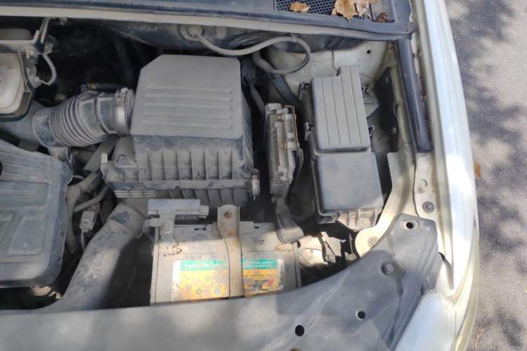 Used BYD S7 2015 2.0T Upgraded Automatic Luxury Version Engine Bay Left