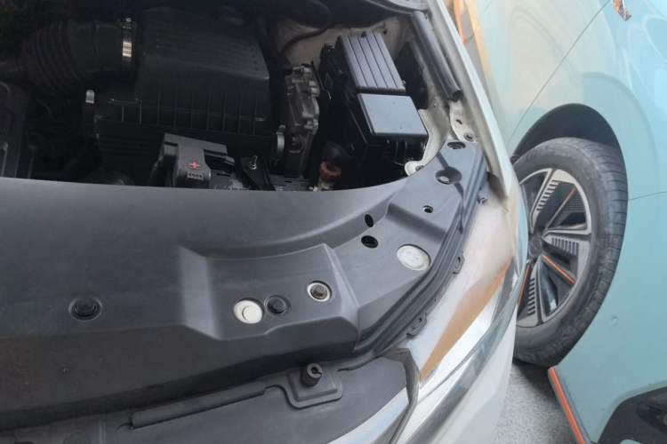 Used BYD S7 2015 2.0T Upgraded Automatic Luxury Version Engine Bay Left