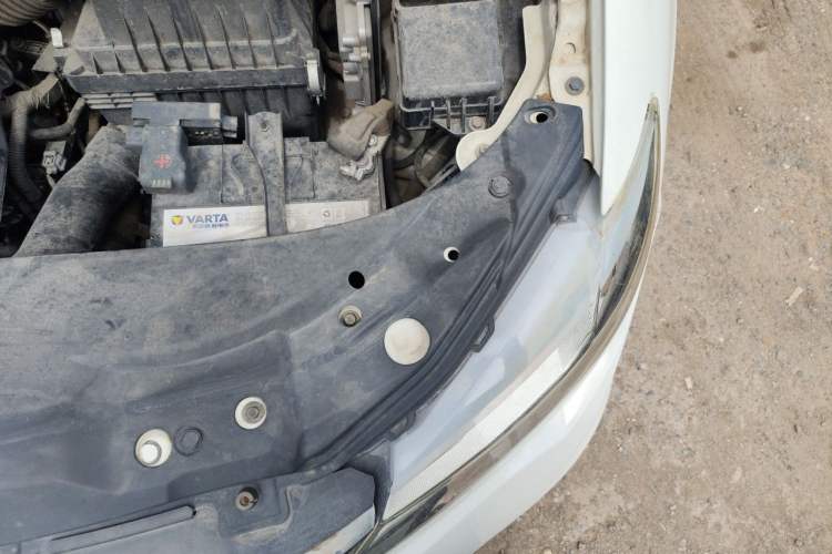 Used BYD S7 2015 2.0T Upgraded Automatic Luxury Version Engine Bay Left