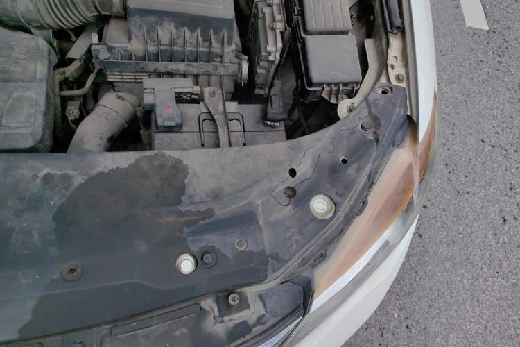Used BYD S7 2015 2.0T Upgraded Automatic Luxury Version Engine Bay Left