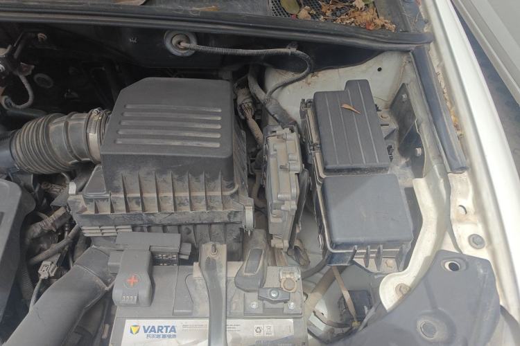 Used BYD S7 2015 2.0T Upgraded Automatic Luxury Version Engine Bay Left