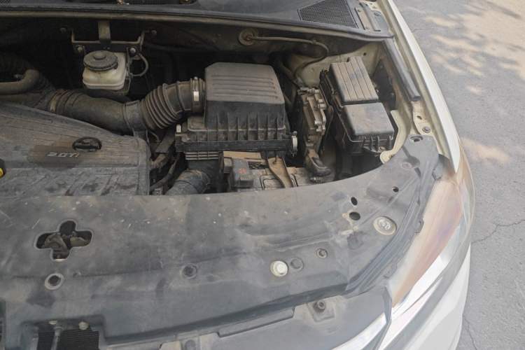 Used BYD S7 2015 2.0T Upgraded Automatic Flagship Version Engine Bay Left