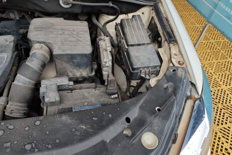 Used BYD S7 2015 1.5T Manual Luxury Model Engine Bay Left
