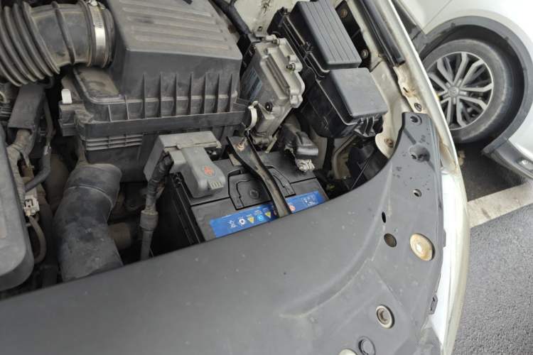 Used BYD S7 2015 2.0T Automatic Luxury Model Engine Bay Left