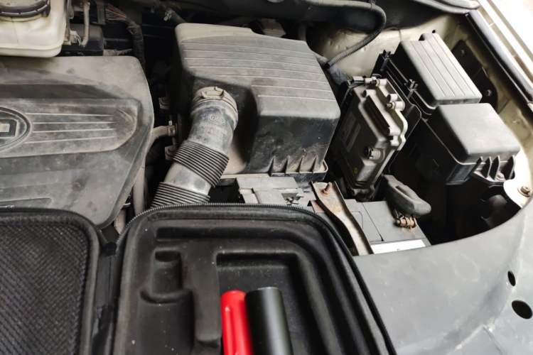 Used BYD S7 2015 1.5T Upgraded Manual Luxury Model Engine Bay Left