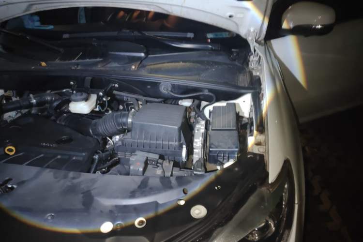 Used BYD S7 2015 2.0T Automatic Prestige Model Engine Bay Left