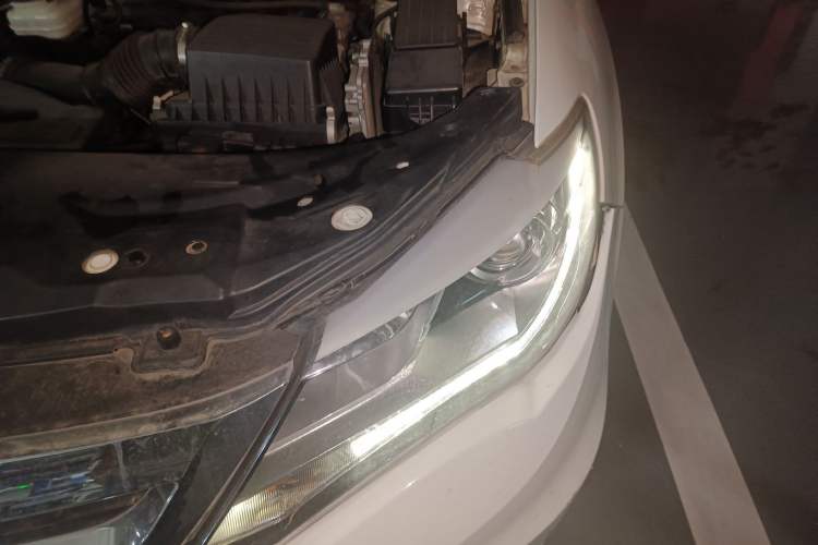 Used BYD S7 2015 2.0T Upgraded Automatic Luxury Version Engine Bay Left