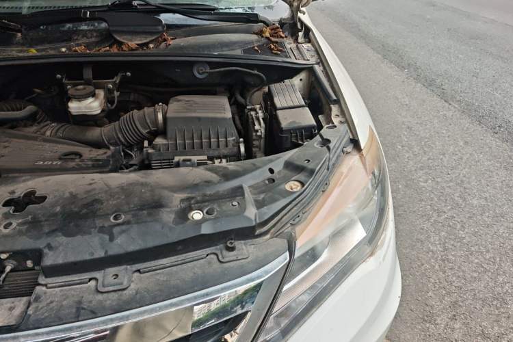 Used BYD S7 2015 2.0T Upgraded Automatic Flagship Version Engine Bay Left
