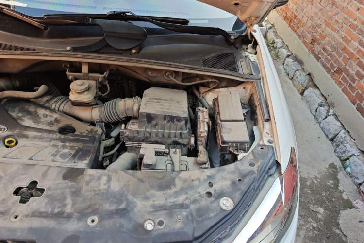 Used BYD S7 2015 2.0T Upgraded Automatic Luxury Version Engine Bay Left