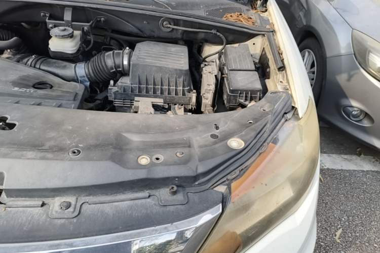 Used BYD S7 2015 2.0T Upgraded Automatic Luxury Version Engine Bay Left