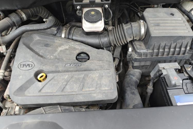 Used BYD S7 2015 2.0T Automatic Luxury Model Engine Bay