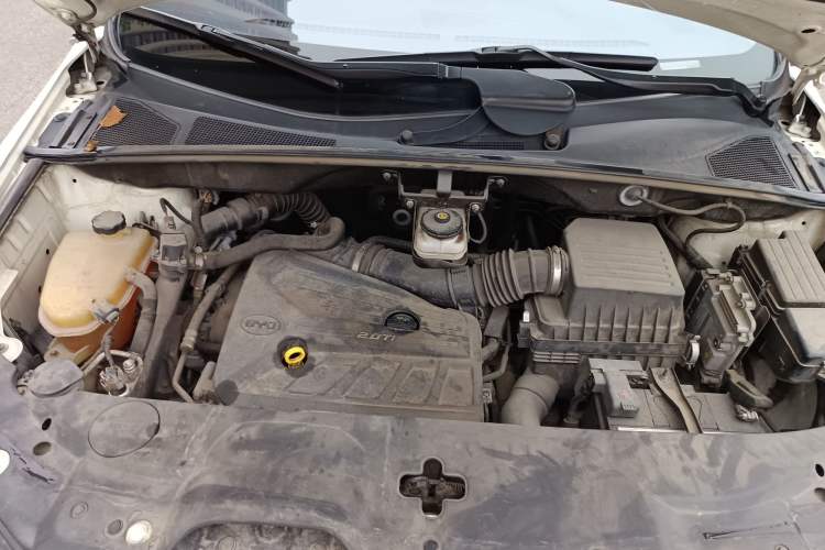 Used BYD S7 2015 2.0T Upgraded Automatic Luxury Version Engine Bay