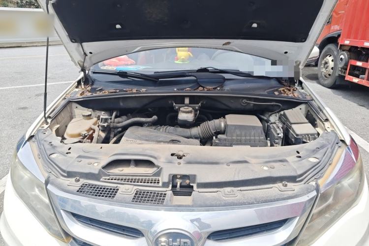 Used BYD S7 2015 2.0T Upgraded Automatic Luxury Version Engine Bay