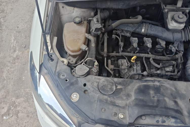 Used BYD S7 2015 2.0T Automatic Prestige Model Engine Bay Right