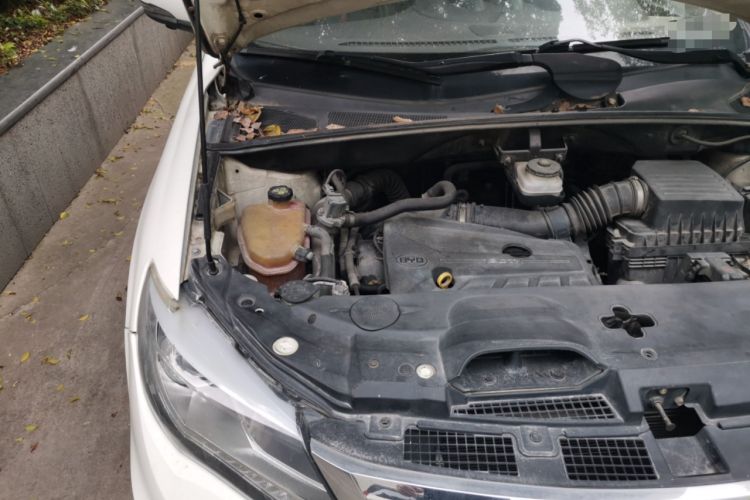 Used BYD S7 2015 2.0T Automatic Prestige Model Engine Bay Right