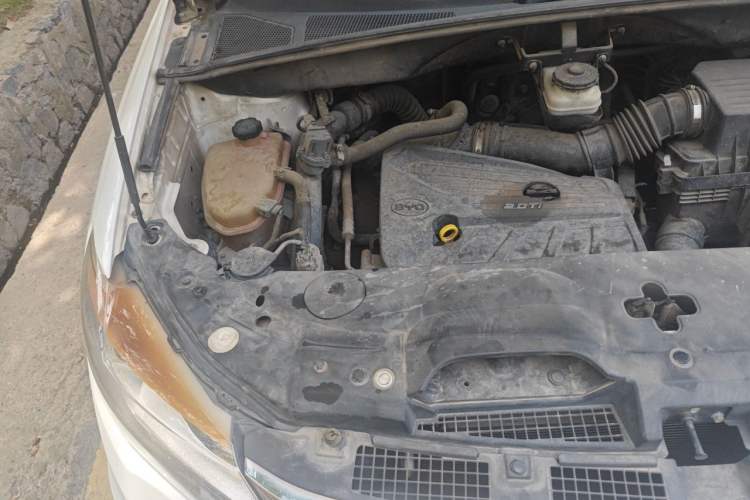 Used BYD S7 2015 2.0T Upgraded Automatic Flagship Version Engine Bay Right