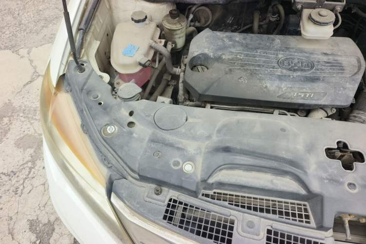 Used BYD S7 2015 1.5T Manual Luxury Model Engine Bay Right