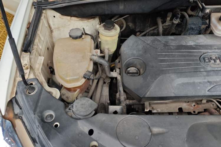 Used BYD S7 2015 1.5T Manual Luxury Model Engine Bay Right