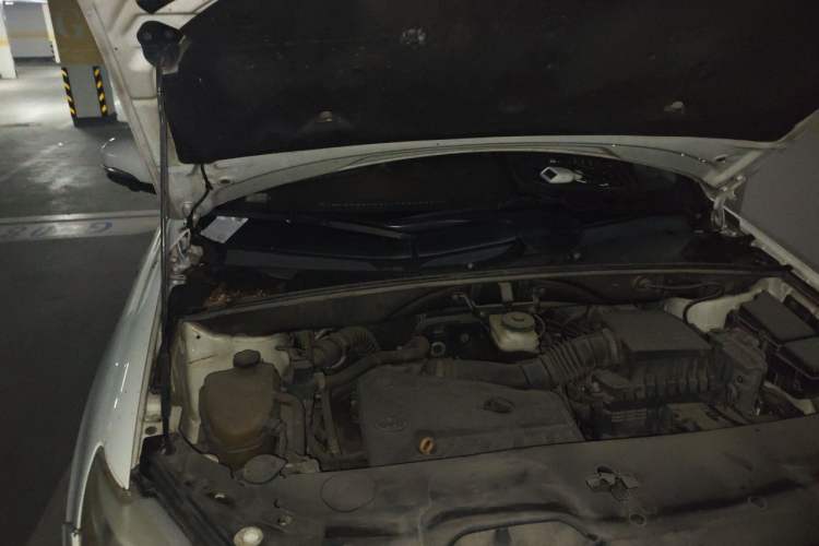 Used BYD S7 2015 2.0T Automatic Prestige Model Engine Bay Right